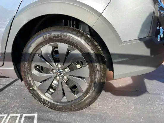 VOLKSWAGEN-NIVUS-1.0 200 TSI TOTAL FLEX SENSE AUTOMÁTICO VOLKSWAGEN-NIVUS-2025