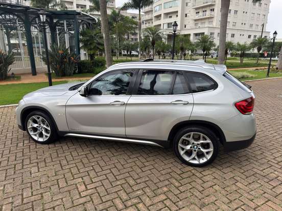 BMW-X1-3.0 24V GASOLINA XDRIVE28I 4P AUTOMÁTICO BMW-X1-2011