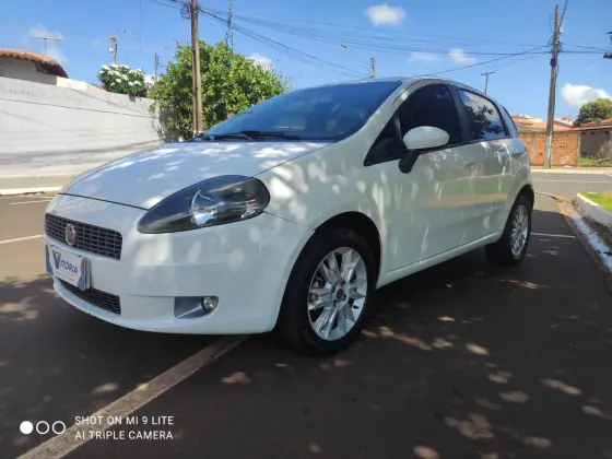 FIAT PUNTO 1.6 ESSENCE 16V FLEX 4P MANUAL