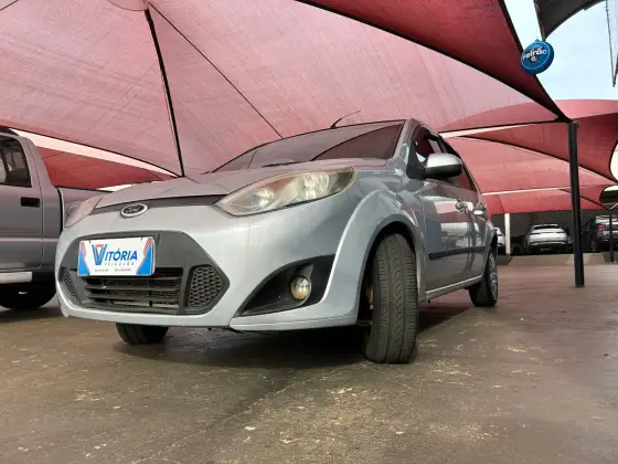 FORD FIESTA 1.0 ROCAM HATCH 8V FLEX 4P MANUAL FORD FIESTA 1.0 ROCAM HATCH 8V FLEX 4P MANUAL