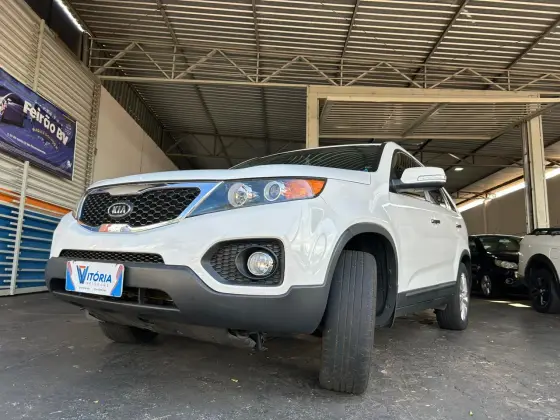 KIA SORENTO 2.4 S.263 4X2 16V GASOLINA 4P AUTOMÁTICO KIA SORENTO 2.4 S.263 4X2 16V GASOLINA 4P AUTOMÁTICO
