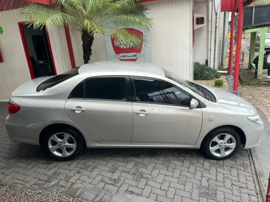 TOYOTA-COROLLA-2013