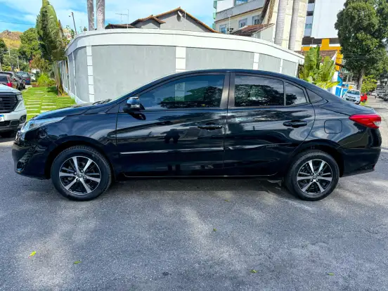 TOYOTA-YARIS-2018