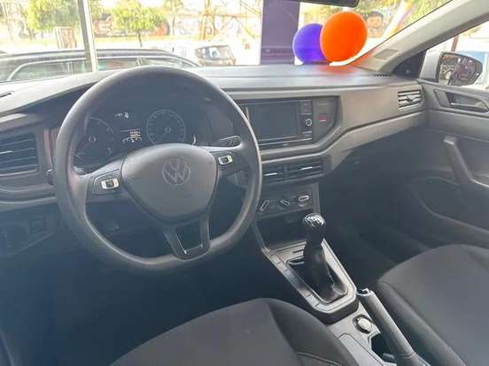 VOLKSWAGEN-POLO-2023