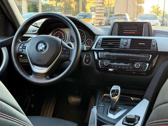 BMW-320i-2.0 SPORT 16V TURBO ACTIVE FLEX 4P AUTOMÁTICO BMW-320i-2018
