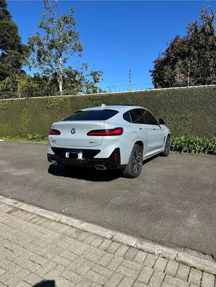 BMW-X4-2023