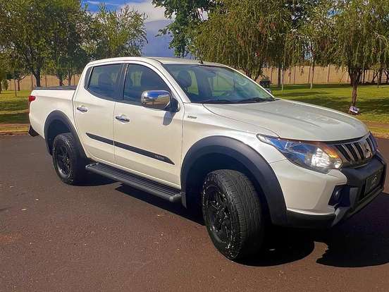 MITSUBISHI-L200 TRITON-2.4 16V TURBO DIESEL OUTDOOR HPE CD 4X4 AUTOMÁTICO MITSUBISHI-L200 TRITON-2021