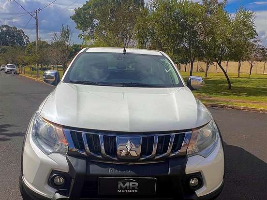 MITSUBISHI-L200 TRITON-2.4 16V TURBO DIESEL OUTDOOR HPE CD 4X4 AUTOMÁTICO MITSUBISHI-L200 TRITON-2021