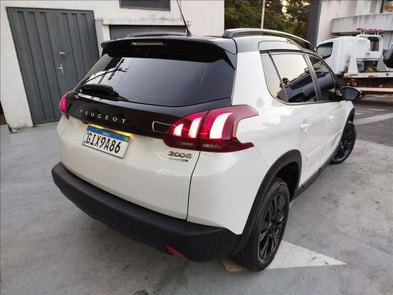PEUGEOT-2008-2022