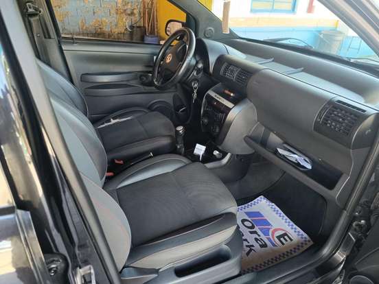 VOLKSWAGEN-FOX-1.0 MI BLACKFOX 8V FLEX 4P MANUAL VOLKSWAGEN-FOX-2009