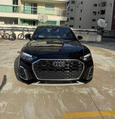 AUDI-Q5-2022