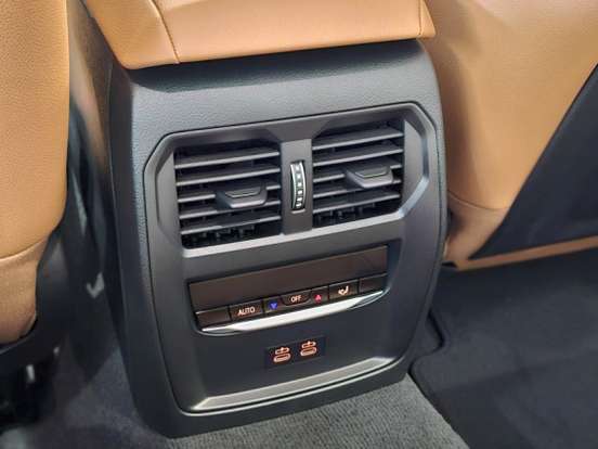 BMW-320i-2025