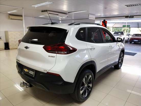 CHEVROLET-TRACKER-2023
