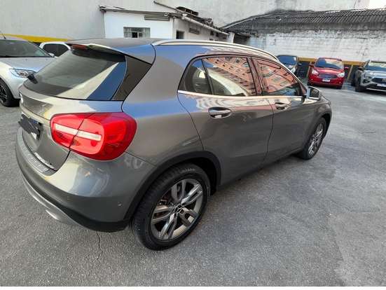 MERCEDES-BENZ-GLA 200-2016