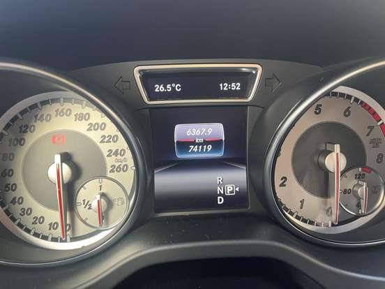 MERCEDES-BENZ-GLA 200-2016