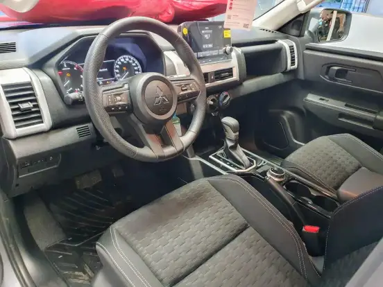 MITSUBISHI-TRITON-2.4 BITURBO DIESEL CD GLS 4X4 AUTOMÁTICO MITSUBISHI-TRITON-2025