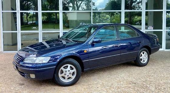 TOYOTA CAMRY 2.2 LE 16V GASOLINA 4P AUTOMÁTICO