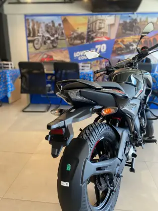 BAJAJ DOMINAR NS160 