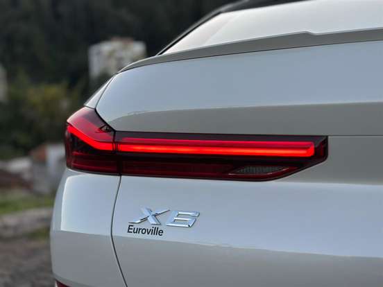 BMW-X6-2021