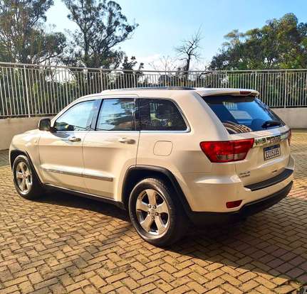 JEEP-GRAND CHEROKEE-2011