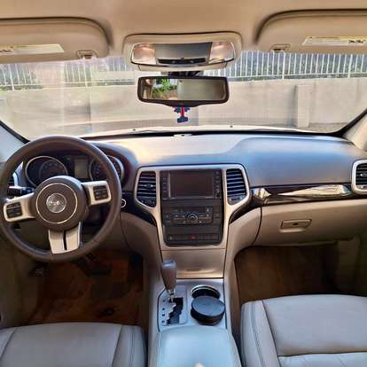 JEEP-GRAND CHEROKEE-2011