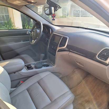 JEEP-GRAND CHEROKEE-2011