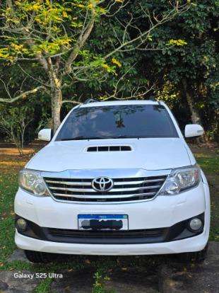 TOYOTA-HILUX SW4-2013
