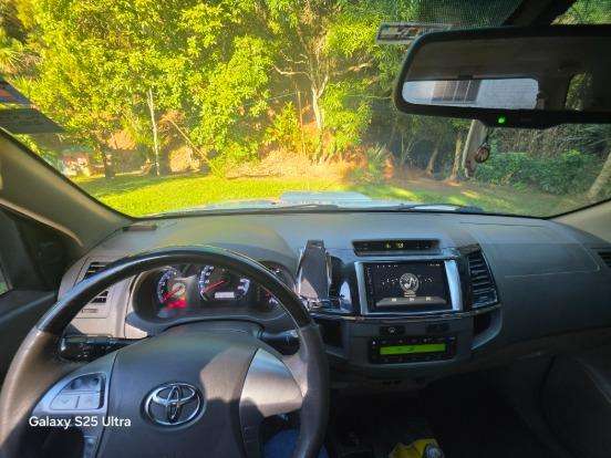 TOYOTA-HILUX SW4-3.0 SRV 4X4 7 LUGARES 16V TURBO INTERCOOLER DIESEL 4P AUTOMÁTICO TOYOTA-HILUX SW4-2013