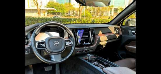 VOLVO-XC60-2.0 T8 HYBRID MOMENTUM AWD GEARTRONIC VOLVO-XC60-2021