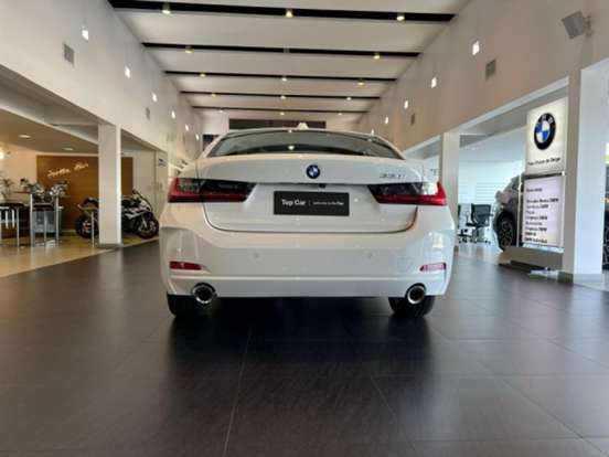 BMW-320i-2025