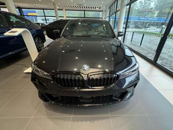 BMW-330e-2025