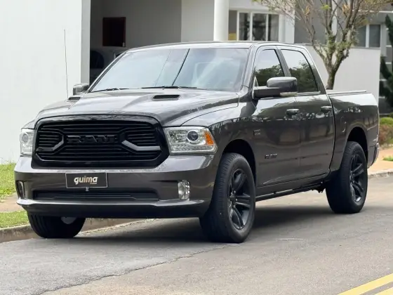 RAM CLASSIC 5.7 V8 GASOLINA LARAMIE NIGHT EDITION CD 4X4 AUTOMÁTICO