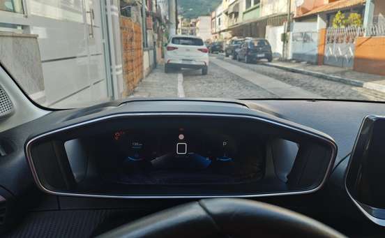 PEUGEOT-208-2020