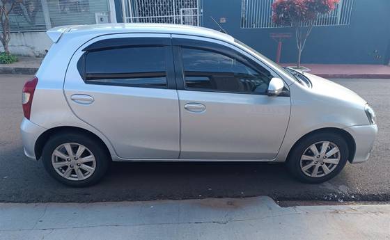 TOYOTA ETIOS 1.5 X PLUS 16V FLEX 4P AUTOMÁTICO