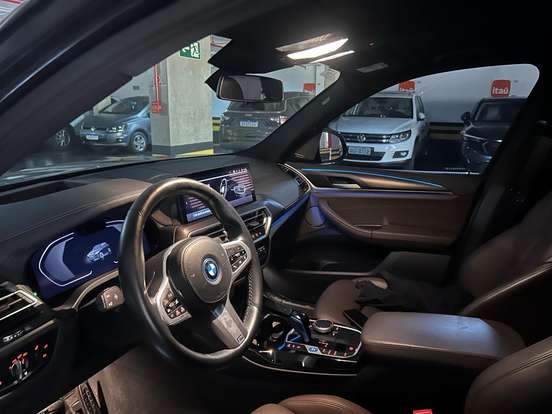 BMW-iX3-2022