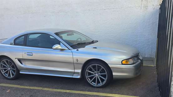 FORD-MUSTANG-1995