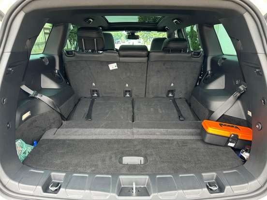 JEEP-COMMANDER-2024