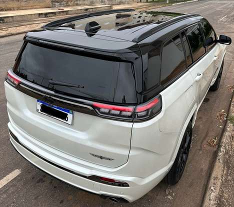 JEEP-COMMANDER-2024