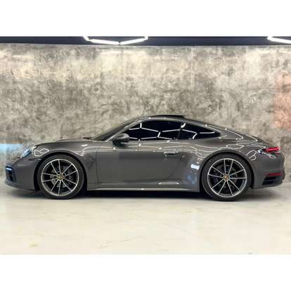 PORSCHE-911-2020
