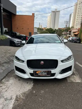 JAGUAR XE 2.0 16V INGENIUM P250 GASOLINA R-SPORT 4P AUTOMÁTICO