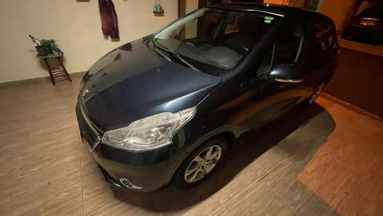 PEUGEOT-208-2015