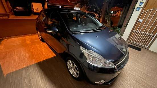 PEUGEOT-208-2015