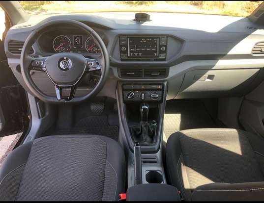 VOLKSWAGEN-T-CROSS-2020