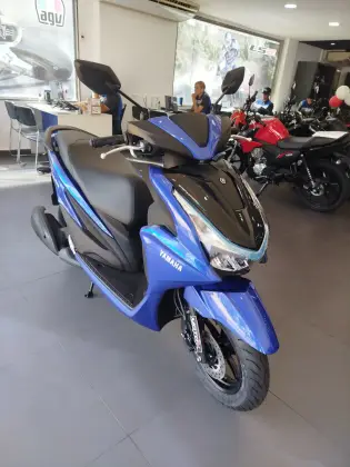 YAMAHA FLUO 125 HYBRID CONNECTED ABS 