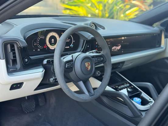 PORSCHE-CAYENNE-2025