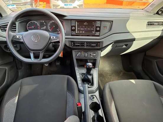 VOLKSWAGEN-POLO-2023