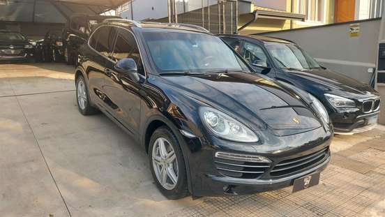 PORSCHE-CAYENNE-2011