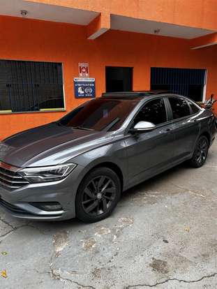 VOLKSWAGEN-JETTA-2018