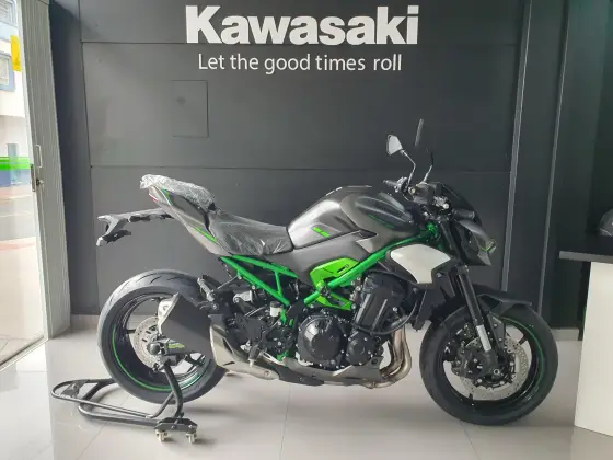 KAWASAKI Z900 KAWASAKI Z900