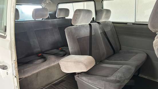 VOLKSWAGEN-KOMBI-1.6 MI CARAT 8V GASOLINA 3P MANUAL VOLKSWAGEN-KOMBI-1998